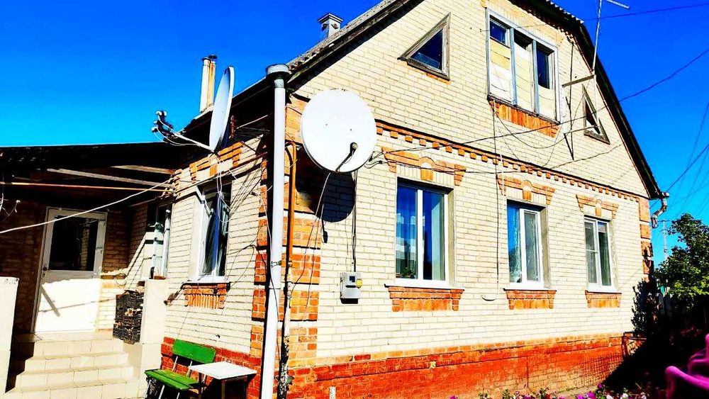 Продам добротний цегляний будинок  зі зручностями в Дергачах