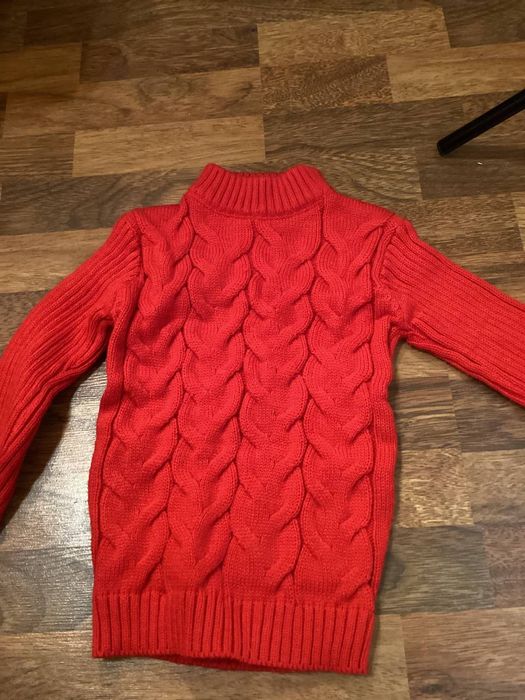 Продам теплый свитерок