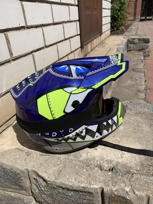 Мото шлем профессиональный