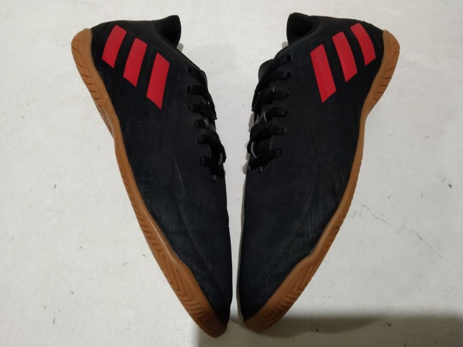 Halówki piłkarskie ADIDAS rozmiar 38 super stan