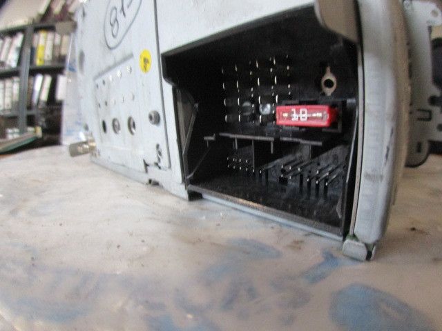 Rádio / auto-rádio VOLKSWAGEN Golf VI (5K1)
