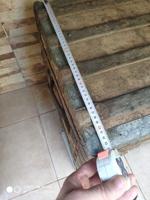 Mala antiga em bom estado de conservação