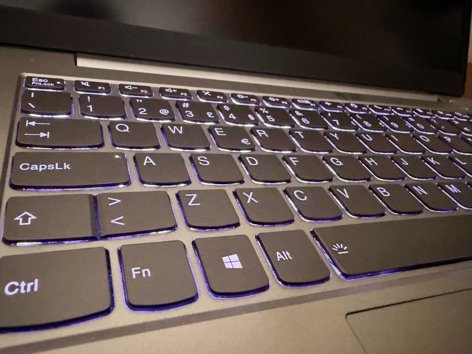 Lenovo Thinkbook 14 G2 ITL|i7-1165G7 Quad Core|16Gb Ram|Ssd 512Gb|