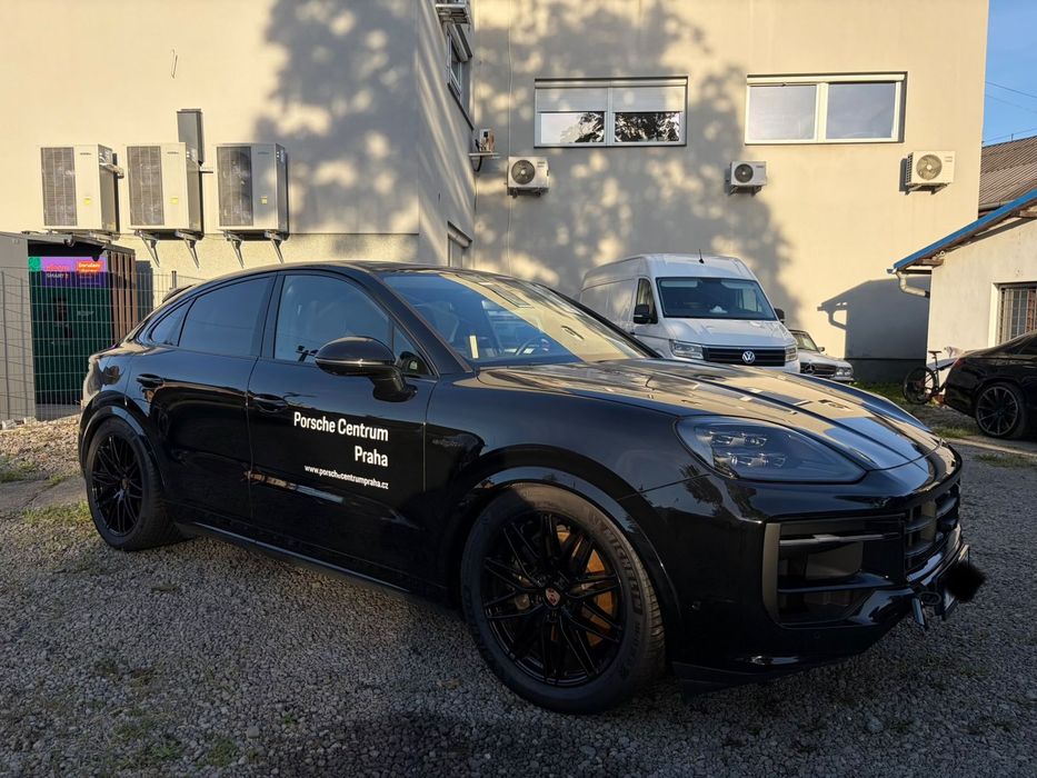 Porsche Cayenne Platinum Black Edition Coupé