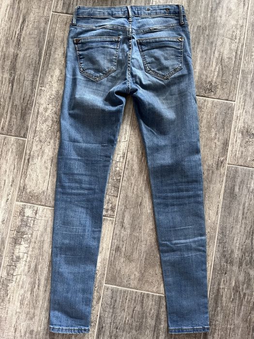 Jeansy River Island