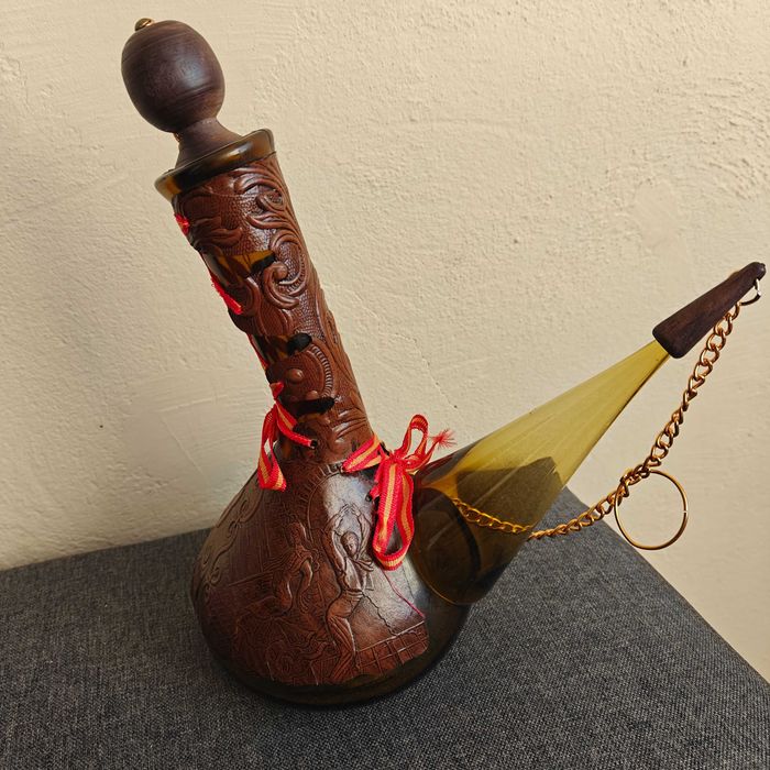 поррон (porron) Ємність для Вина або олії