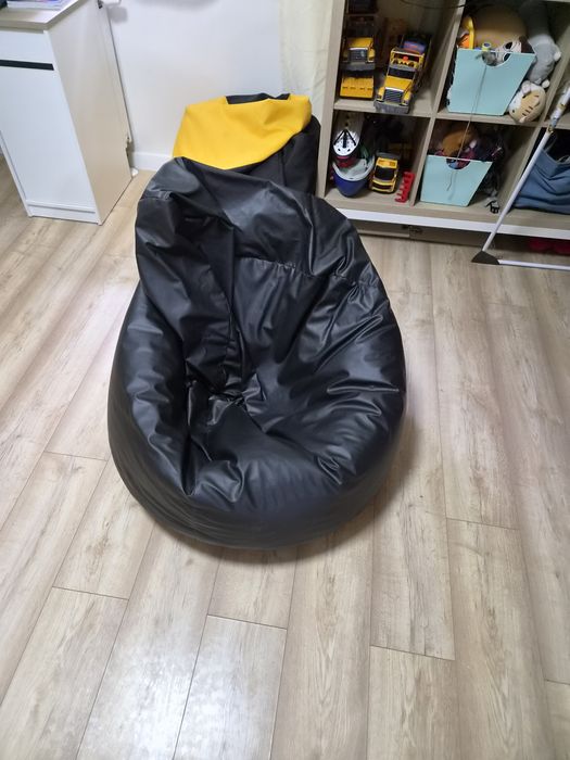 Skórzana pufa pitu pitu