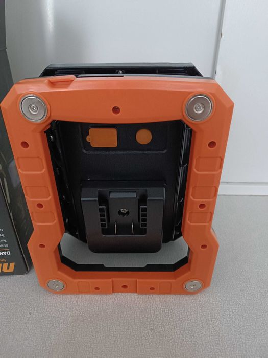 Lampa warsztatowa akumulatorowa NITEO 20V MAX 2150 Im