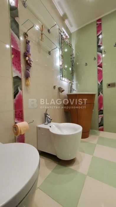 Машинобудівна 21, М Шулявська 3 кім, 90м, 165000$