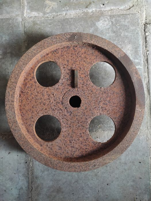 Шкивы чугунные 2-х ручейные.