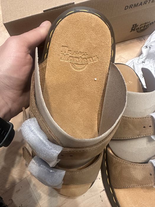 Nowe sandały klapki Dr Martens Josef
