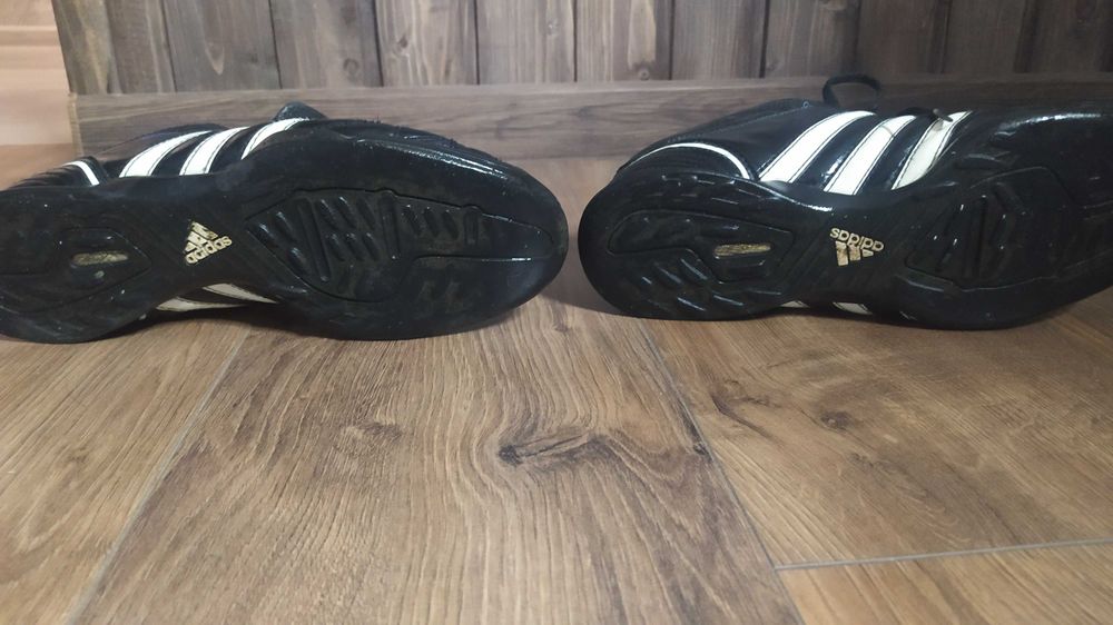 Футзалки Adidas 42 розмір.