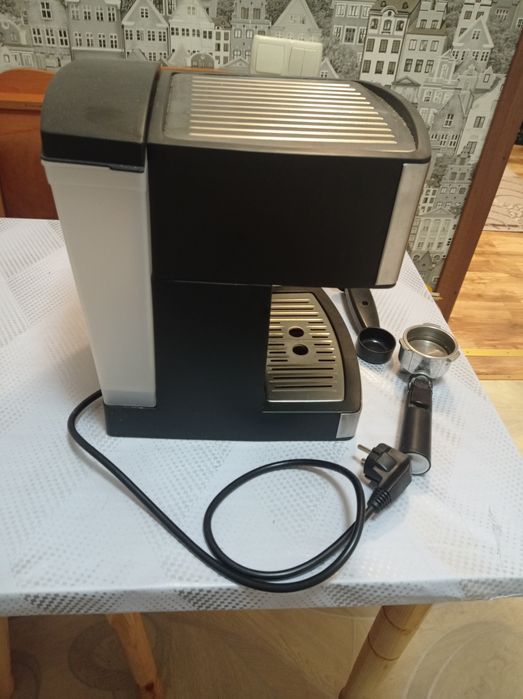 Продам рожкову кофеварку Ардесто