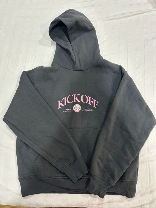 худі сірого кольору BERSHKA