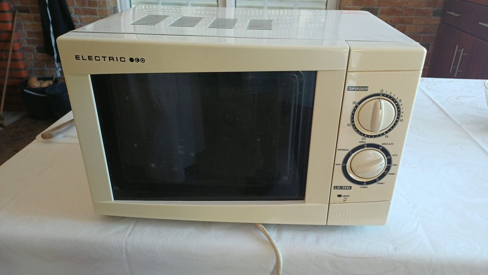 Micro-ondas usando
