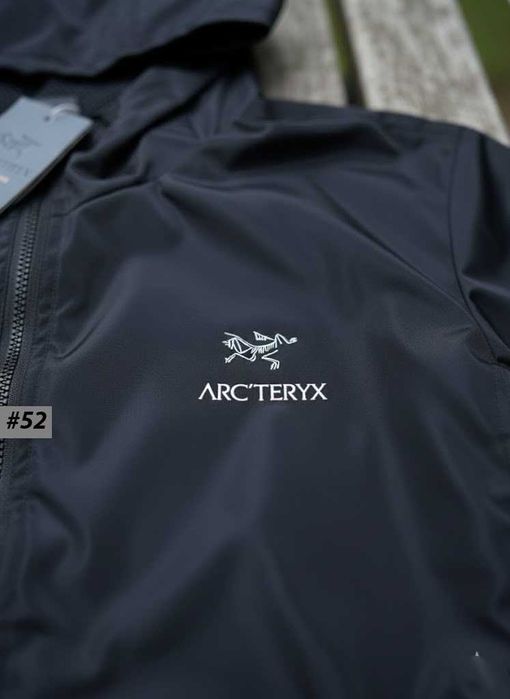 Чорна Вітровка Arcteryx GoreTex Чорна