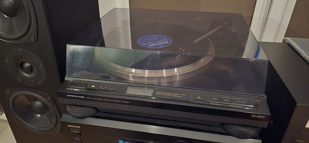 ONKYO Integra CP-1057F с ресивером