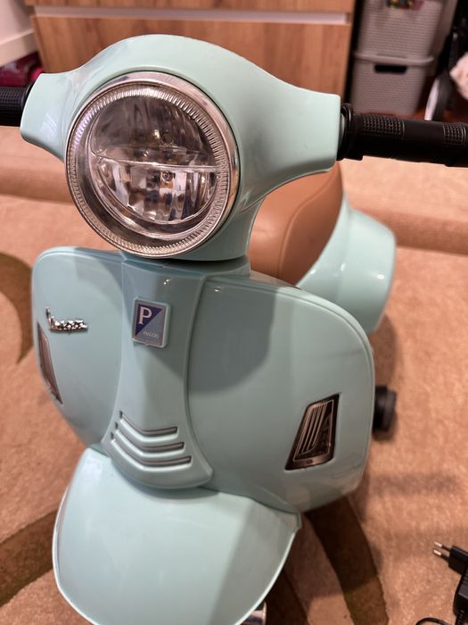 Скутер дитячий Vespa в чудовому стані