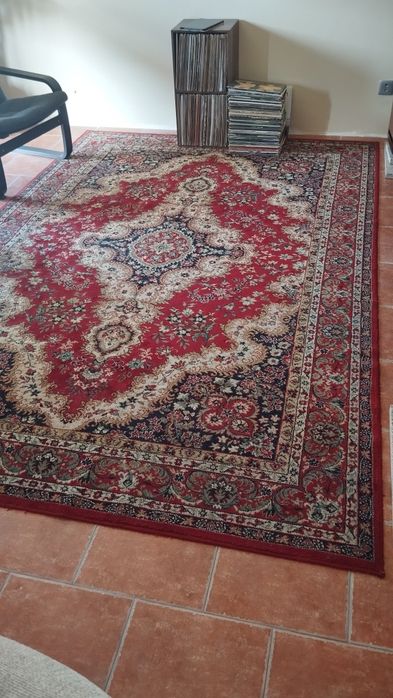 Vendo tapete oriental Keshan em muito bom estado com 3.00m por 2.00m pode ser visto na minha residência cem conprumiso