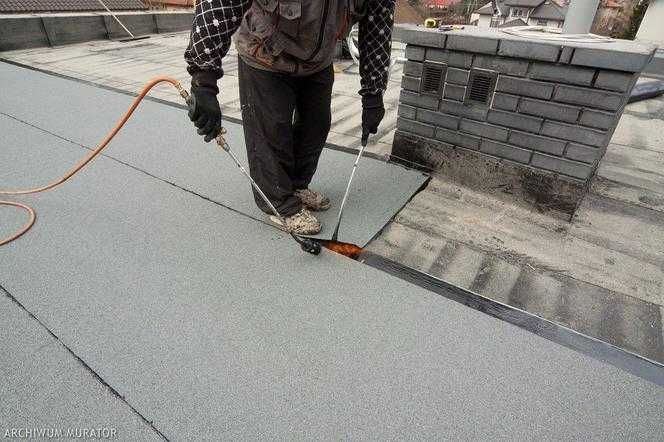 Dekarz, naprawa dachów