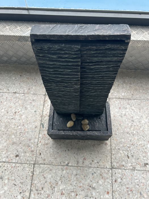 Fonte decorativa alta