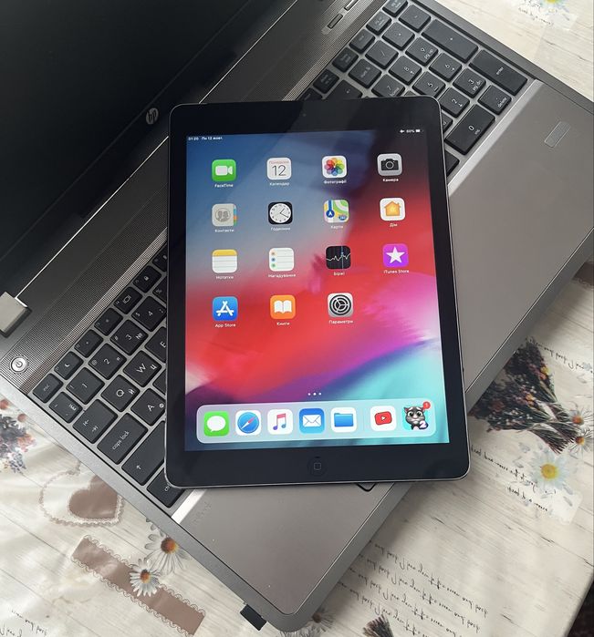 Планшет  Apple A1475 iPad Air Wi-Fi 4G 16GB