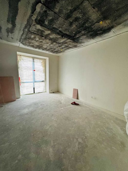 Продається двоповерхова квартира в центрі.