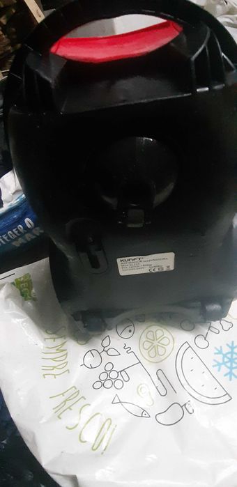 Sucção furiosa no estreito dum canudo