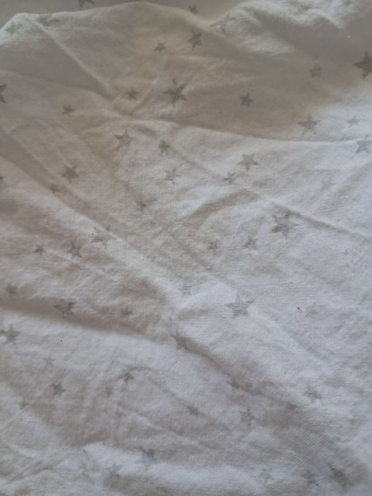 Prześcieradełko na gumce do gondoli / kosza mojżesza/ kolyski/bujaka