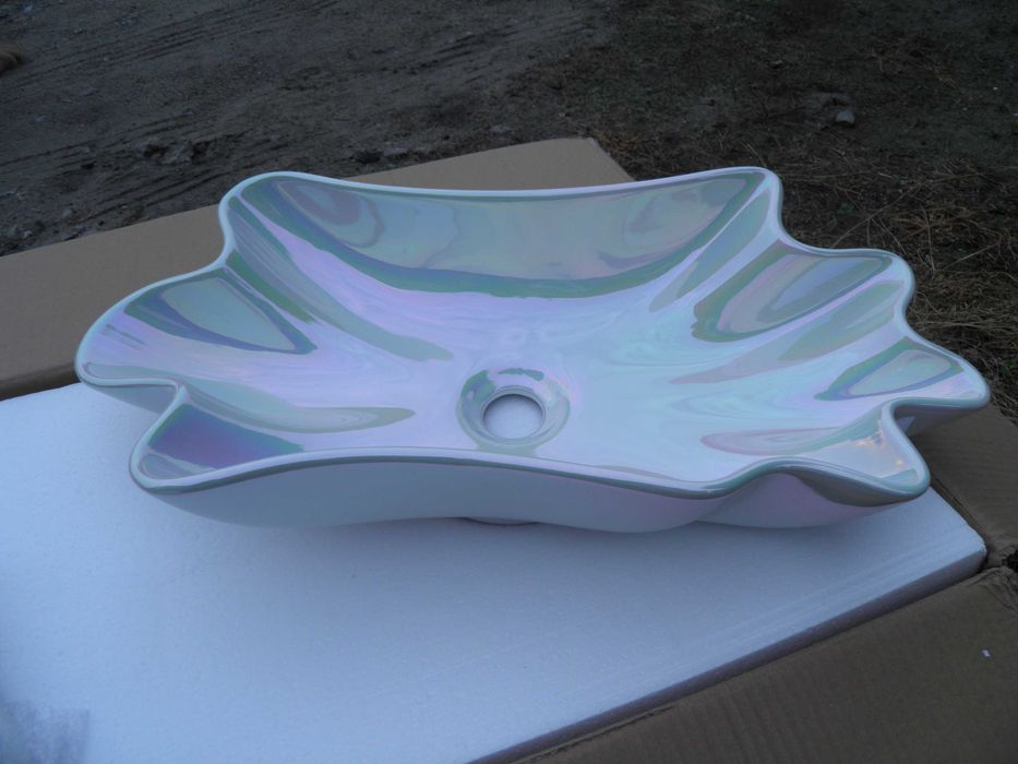 piękna umywalka nablatowa perłowa