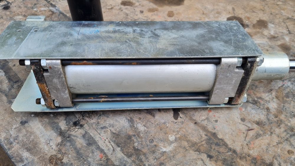 zaczep hak Tester WN-400 Argon hamulca najazdowego przyczepki sprzedam