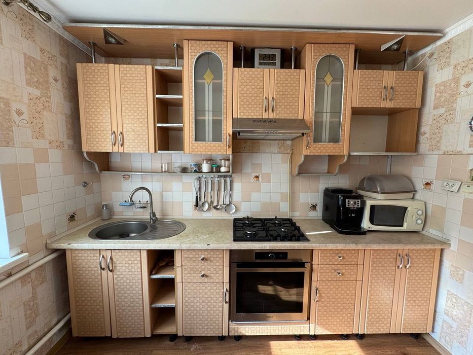 Продам кухню (витяжка і мийка в ціні)