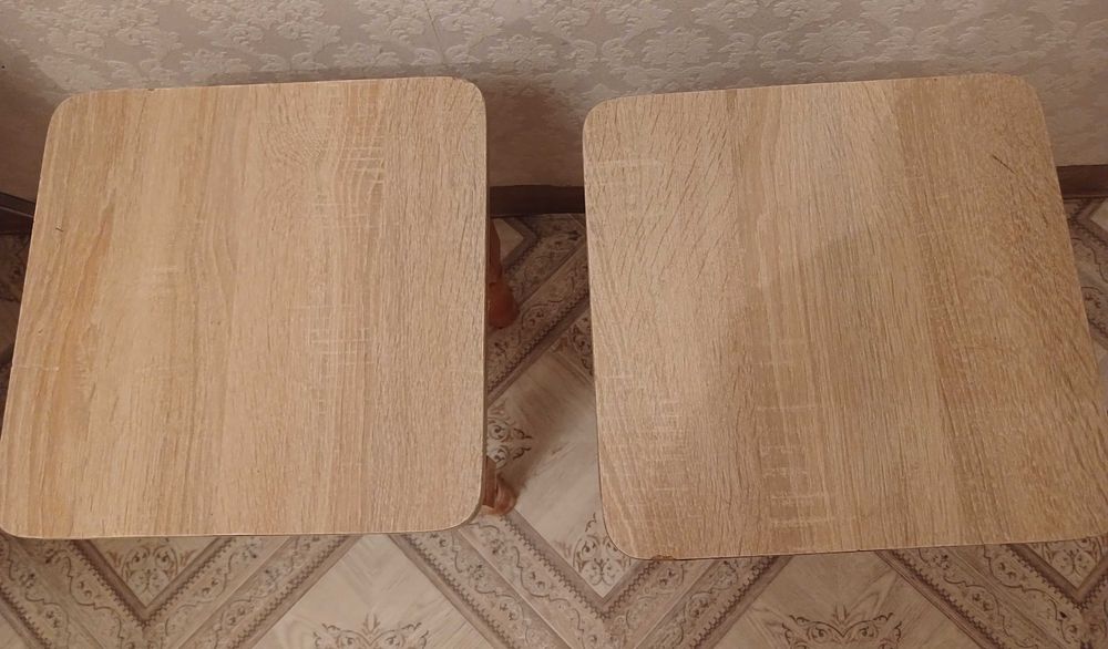 Табуретки 2 штуки 1000 грн