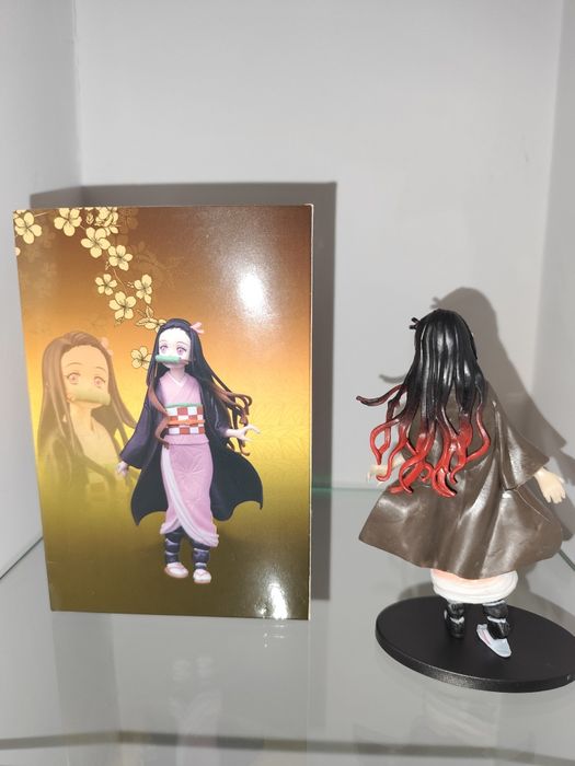 Figuras Demon Slayer com caixa