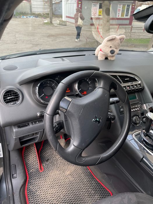 Продам Пежо 3008 2010