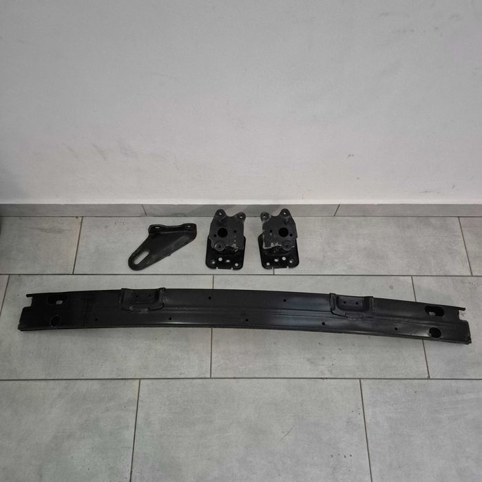 Toyota Rav4 2018 r. belka zderzaka tył+strefa zgniotu+ucho holownicze