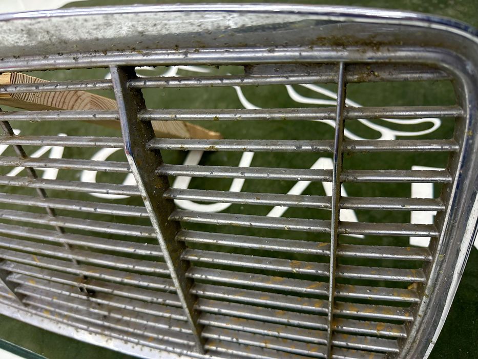 Grelha jaguar XJ6 serie 1