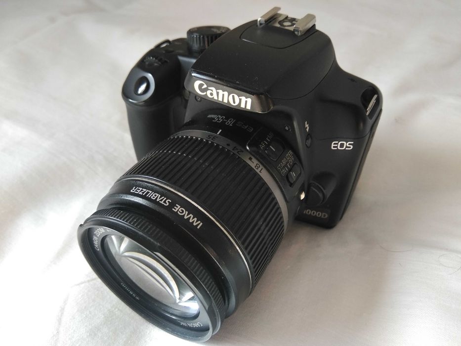 Продам фотоапарат Canon EOS 1000D