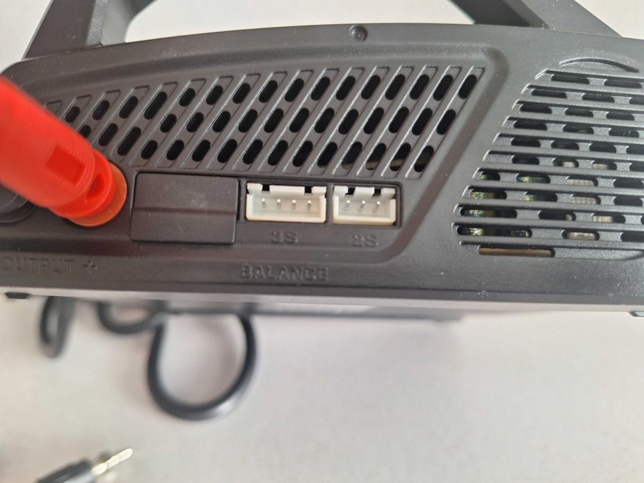 Vendo Carregador de Baterias LIPO, LIFE, NiHM 1 até 3 cell