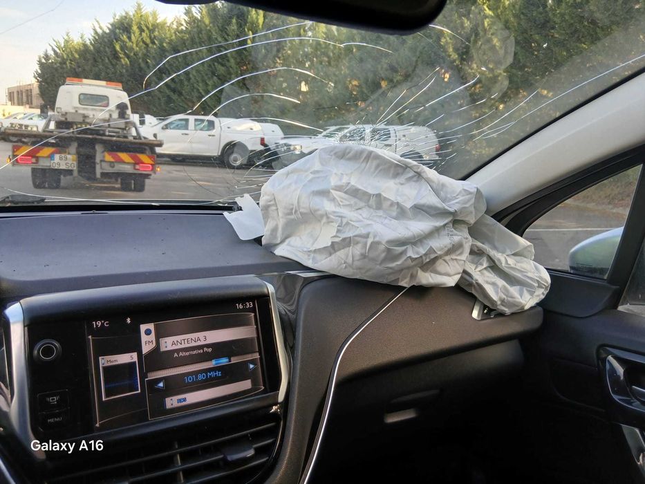 Peugeot 208 1.4 HDi Diesel (Poucos Km)