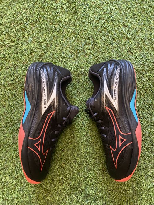 Волейбольні кросівки mizuno