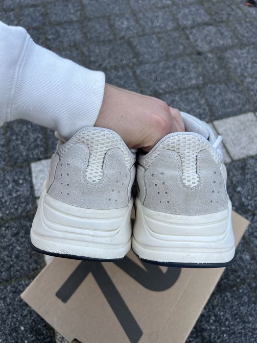 Adidas Yeezy Boost 700 V1 Analog sneakersy niskie beżowe 44