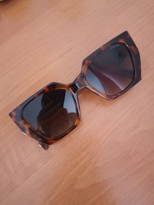 Окуляри в стилі prada