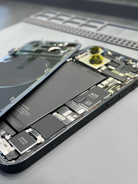 Ремонт iPhone, MacBook, iPad, Apple Watch. Ремонт техніки Apple Repair