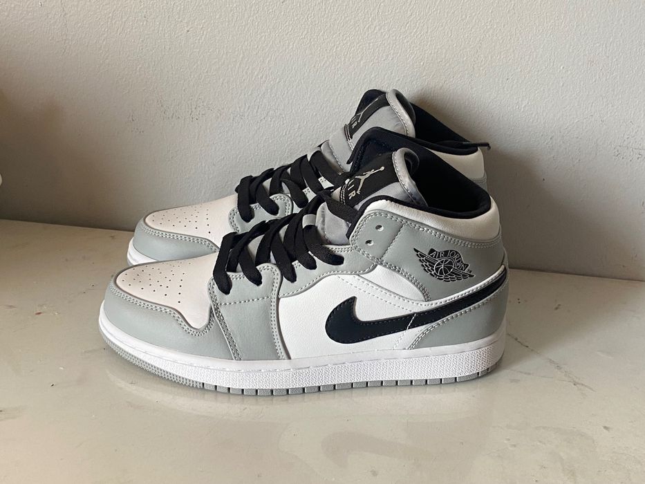Air Jordan 1 Mid light smoke grey