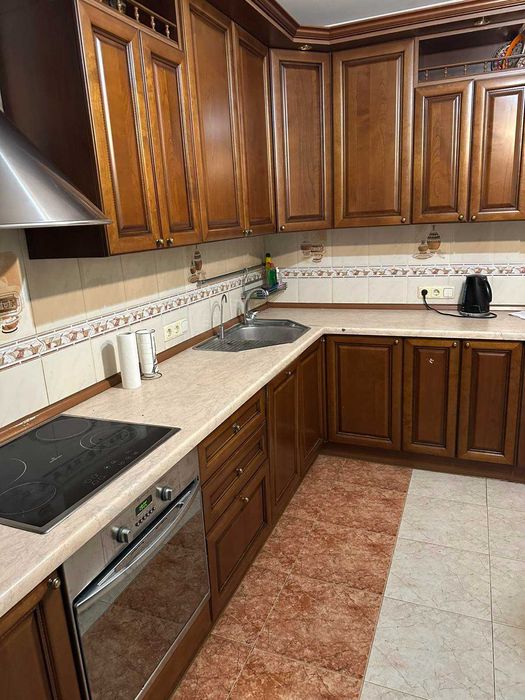 Здається велика 2-к квартира, м.Позняки, вул.Гмирі