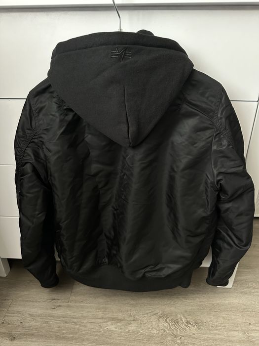 Жіночий Бомбер Alpha Industries оригінал