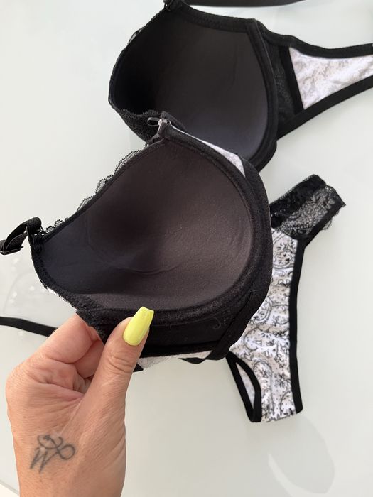 Komplet bielizny 75D stringi S