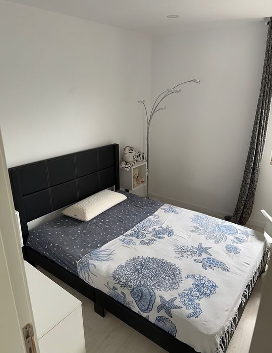 Vendo uma casa solteiro + mas colchão+ cabeçeiras
