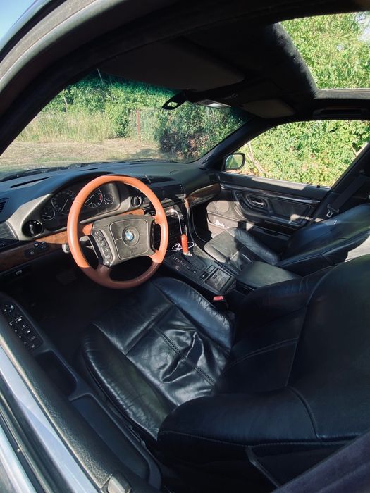 Продам BMWe38 730i